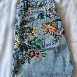 FLOWER EMBROIDERED HIGH WAISTED JEANS